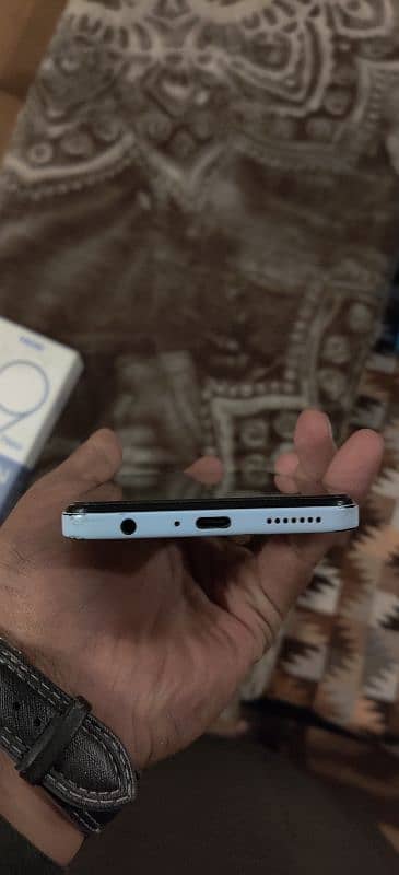 i sell my tecno camon 19 neo because i buy a new one condition 10/8 5