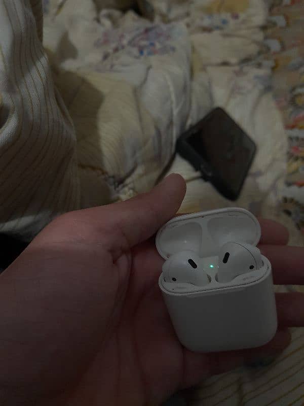 apple airpods 0