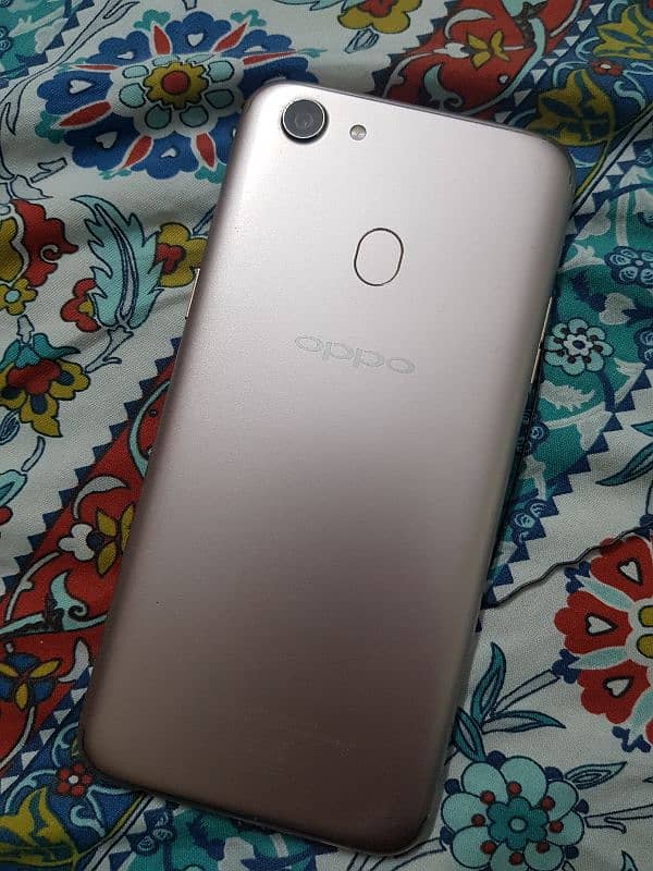 OPPO F 5 Brand New set box opened - 1 Month Use 1