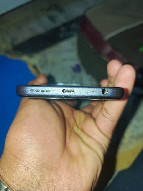 Infinix hot 50i (open box) 6 128 with box and charger 5