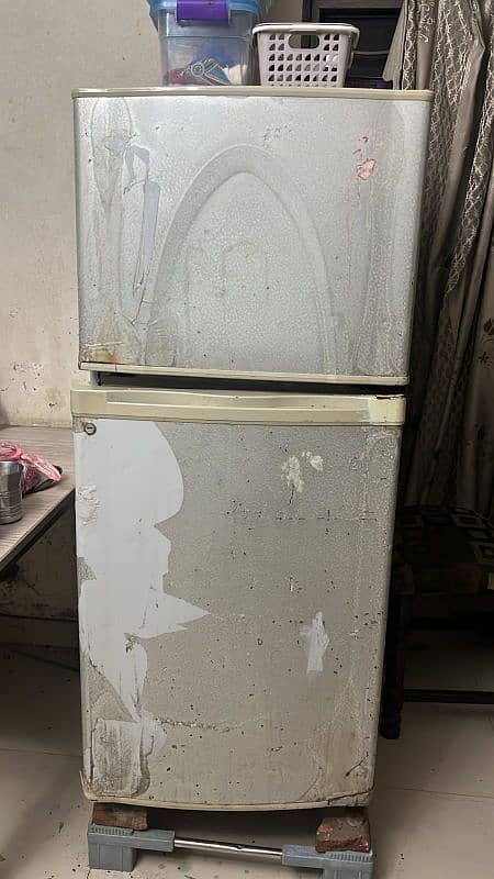 Dawlance fridge medium size for sale 5