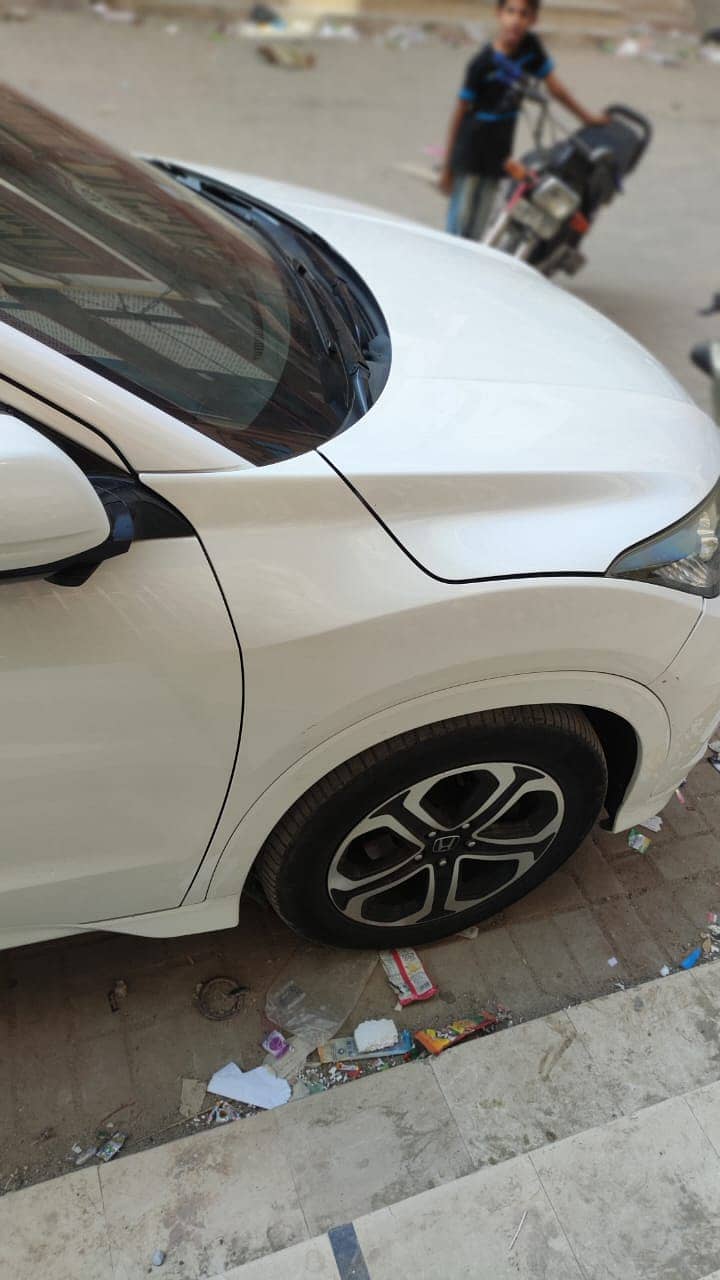 *For Sale: Honda Vezel 2016 Hybrid (Perl White)** 9