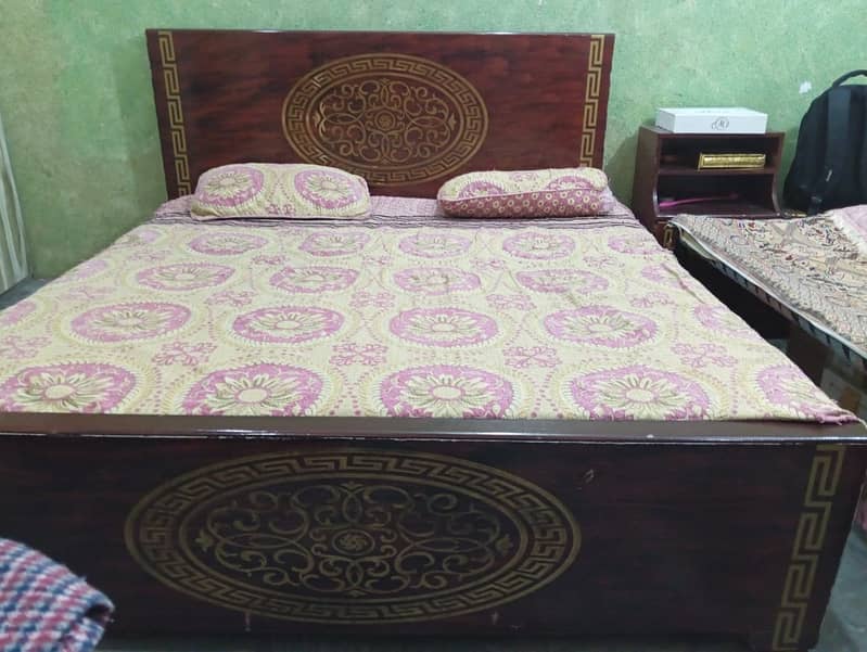 Bed side tables with matress 5