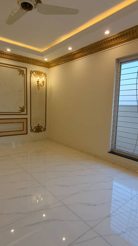 1 Kanal Luxury House for Sale in X-Block DHA Phase 7 Lahore 12