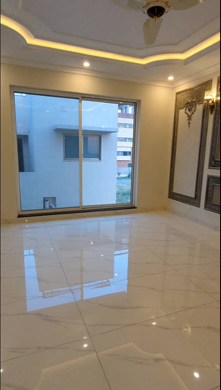 1 Kanal Luxury House for Sale in X-Block DHA Phase 7 Lahore 31