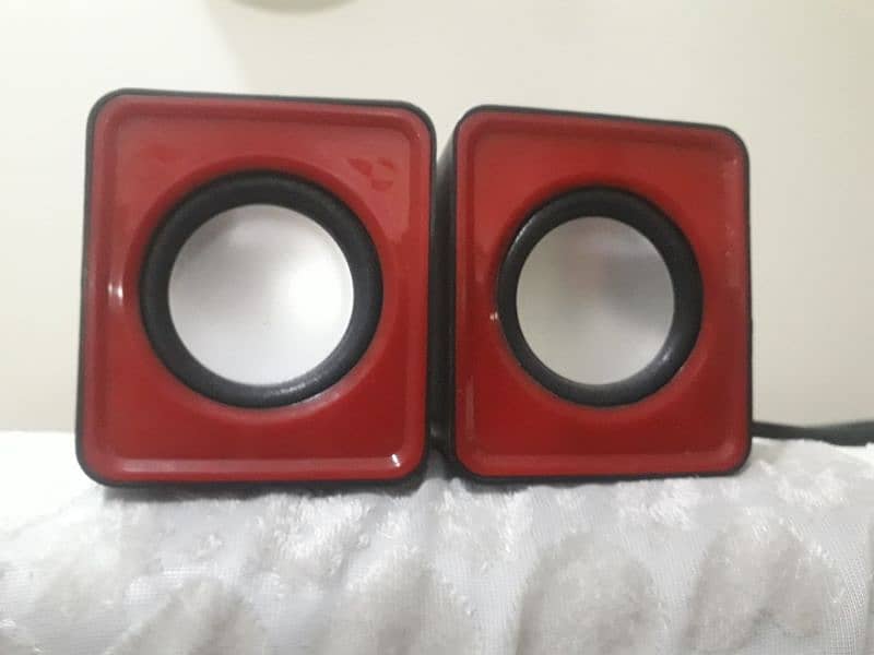 Two mini speakers for LED TV Laptop 1