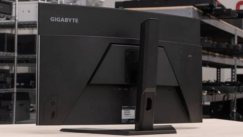 Gigabyte Curved Gaming Monitor 32 inches G32QC 1