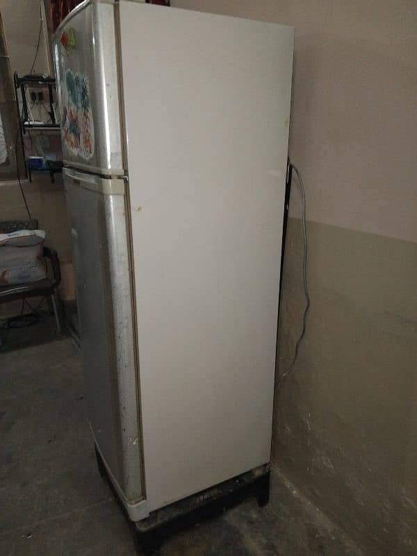 Dawlance Refrigerator Fridge 1