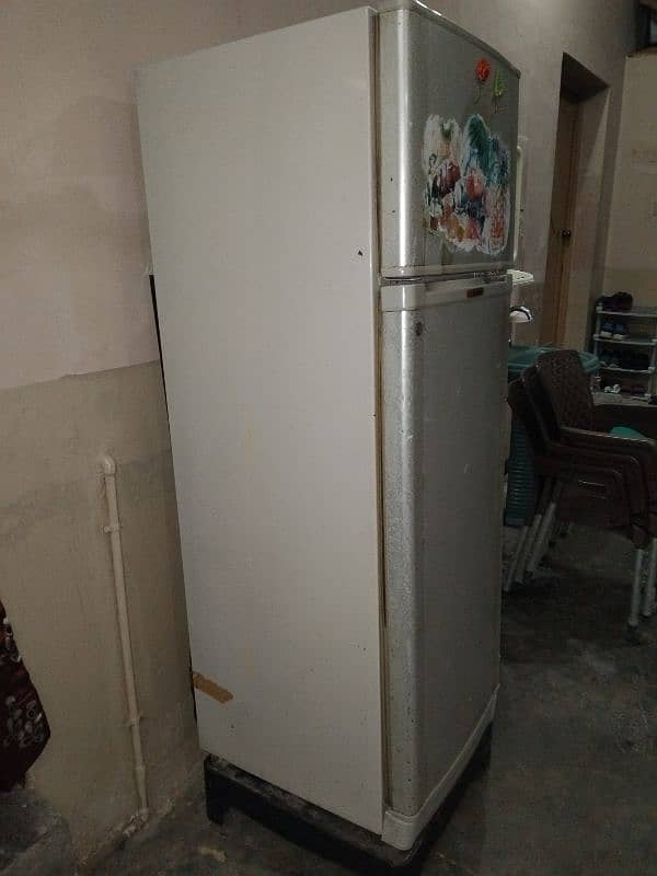 Dawlance Refrigerator Fridge 2