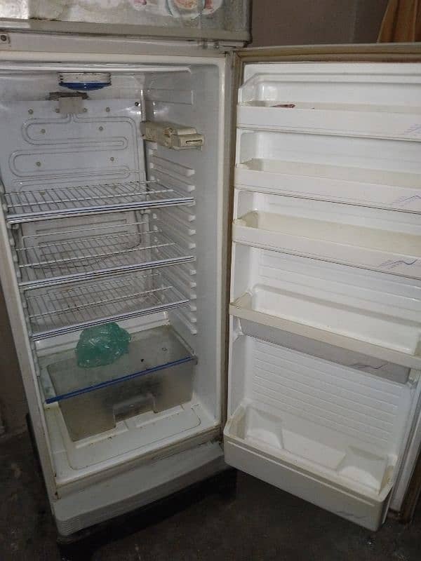 Dawlance Refrigerator Fridge 3