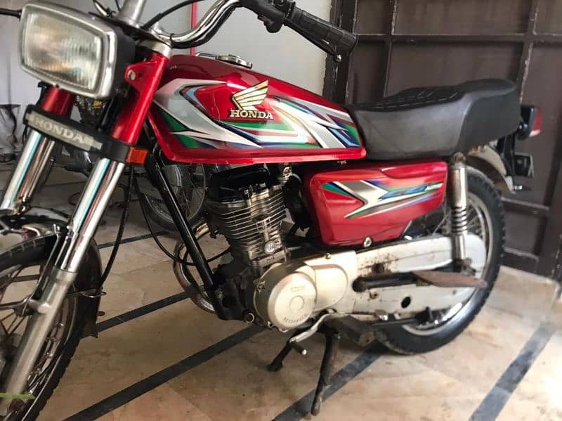 Honda bike CG 125 model 2002 for sale 0