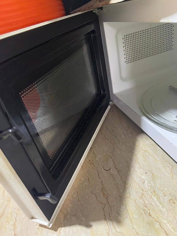 microwave oven 1