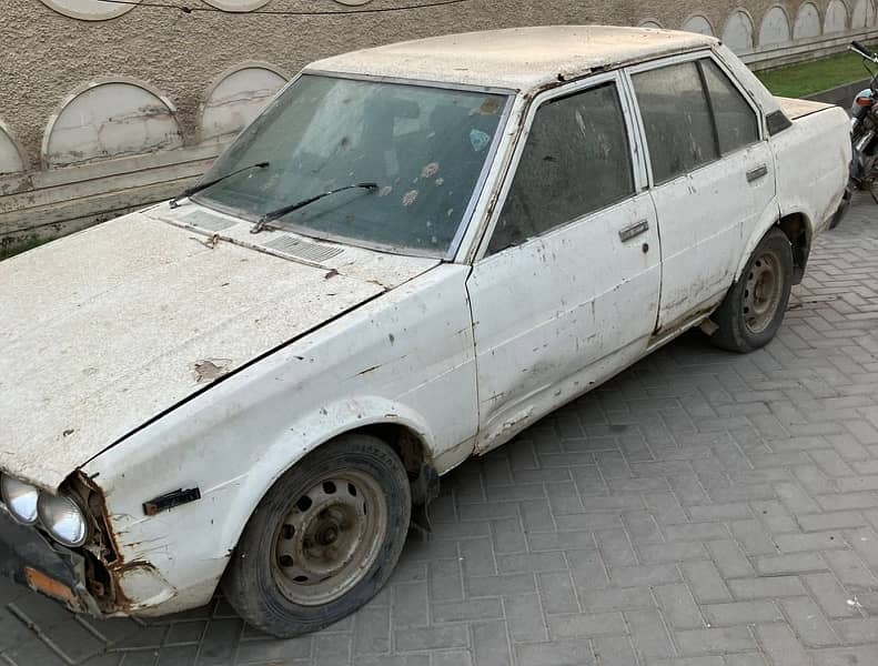 Toyota Corolla 1980 ke70 rear wheel 4