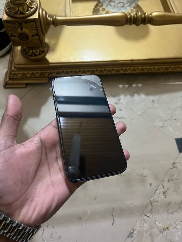 iPhone 13 128gb 10/10 condition 1