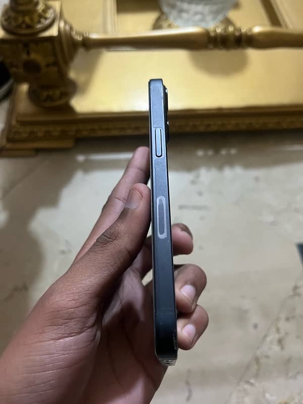 iPhone 13 128gb 10/10 condition 4