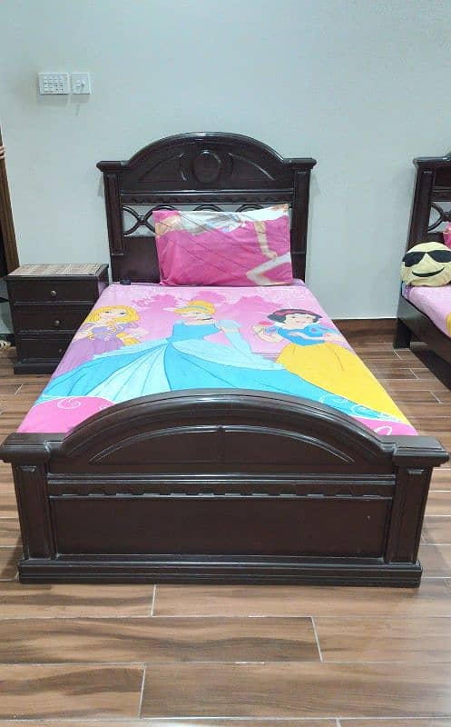 Bed with matress and side table 3