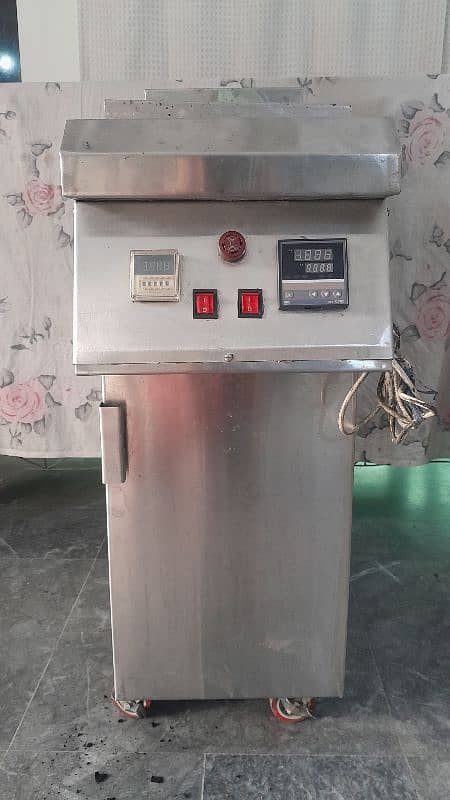 16 Ltrs commercial fryer 1