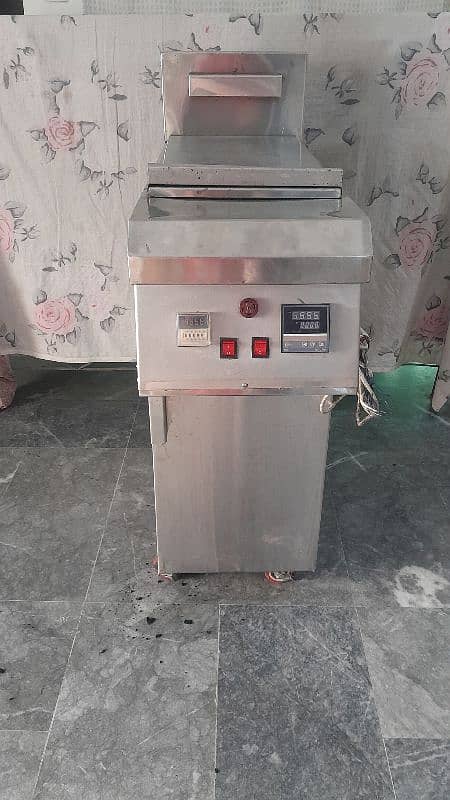 16 Ltrs commercial fryer 2