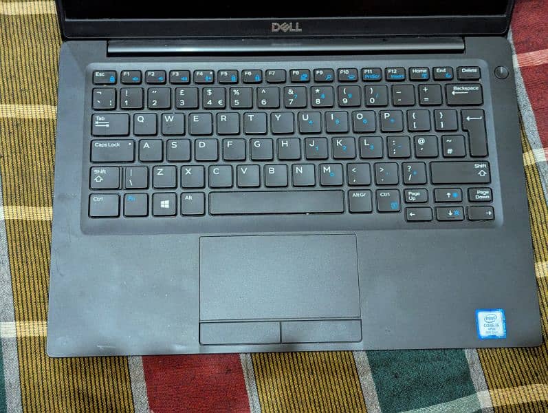 Dell Latitude 7390 3