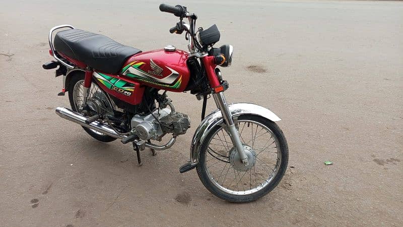 CD 70 motarcycle is very very good condition 1