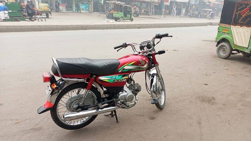 CD 70 motarcycle is very very good condition 2