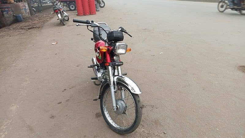 CD 70 motarcycle is very very good condition 4