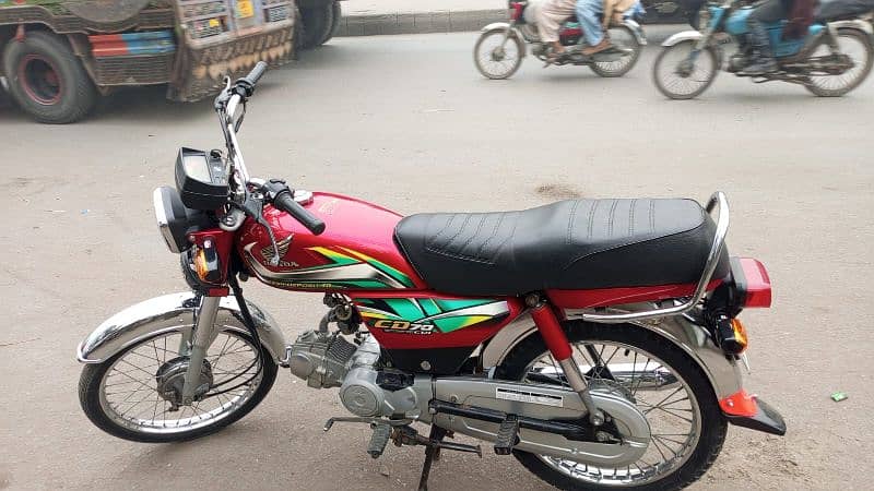 CD 70 motarcycle is very very good condition 7