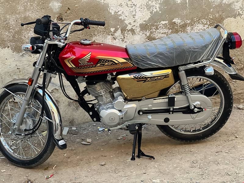 Honda CG 125 Self Start Golden Edition 0