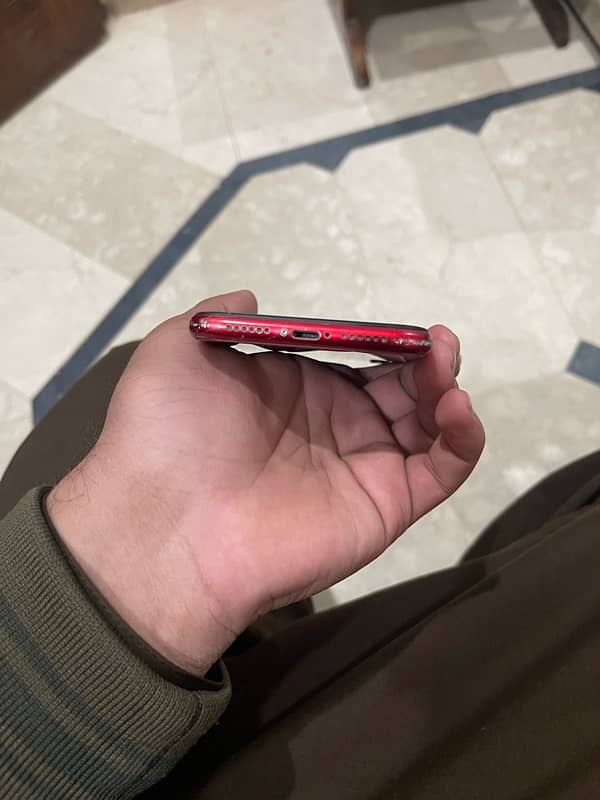 iphone xr 64 gb pta approved 4