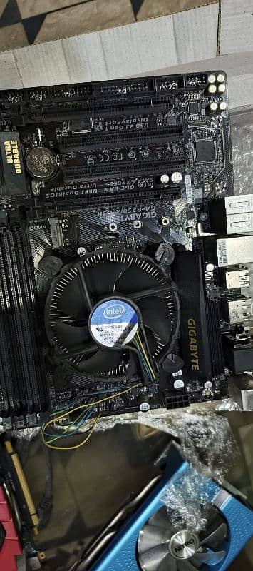 i7 7700 + gigabyte b250 mobo pkg 1