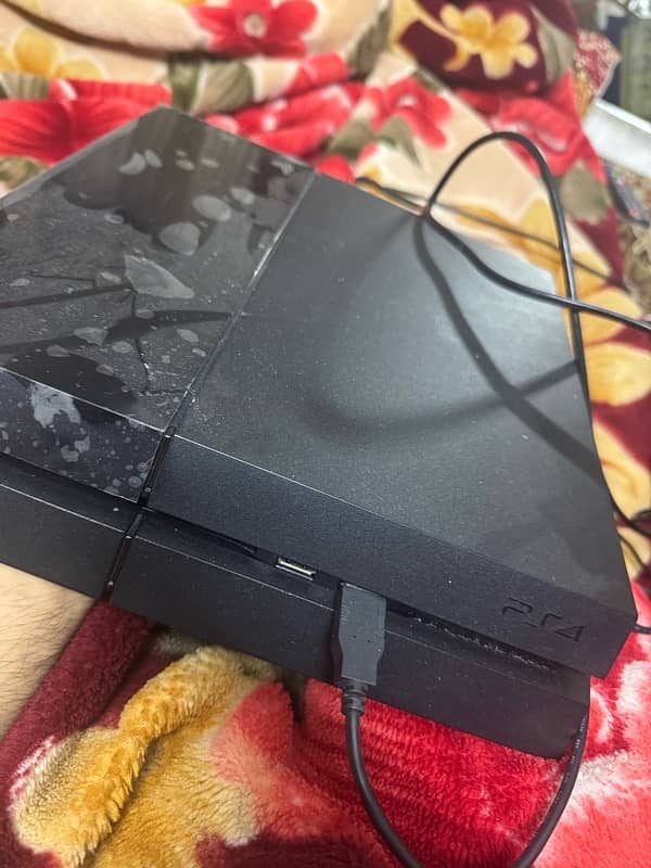 PS4 Fat 500gb For Sale with FOUR games 10/10 condition 2