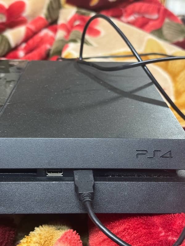 PS4 Fat 500gb For Sale with FOUR games 10/10 condition 4