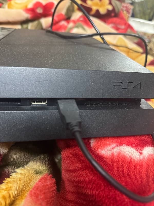 PS4 Fat 500gb For Sale with FOUR games 10/10 condition 5