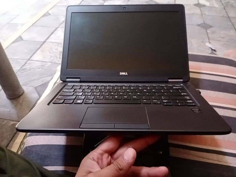 Dell latitude E7250 1