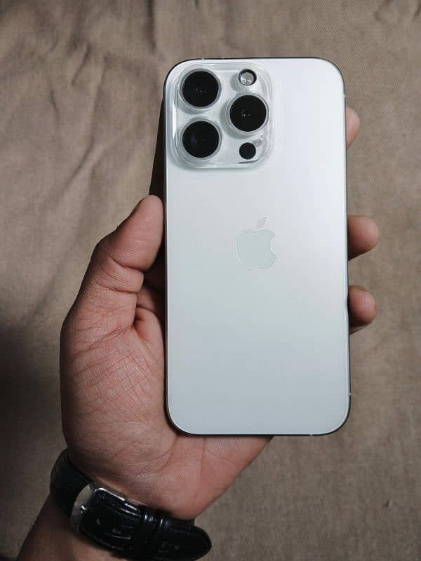 iPhone 15 Pro (White Titanium) JV 256GB 4