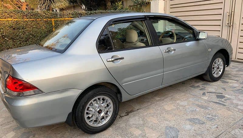 Lancer 1.6 Manual SR 2006 Islamabad. 10