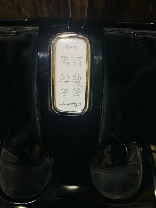 D Queen spa foot massager 1 month used warranty available 5 year 4