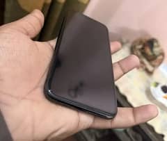 Iphone 11 128gb. waterpack. under apple warranty. 100% health orignal