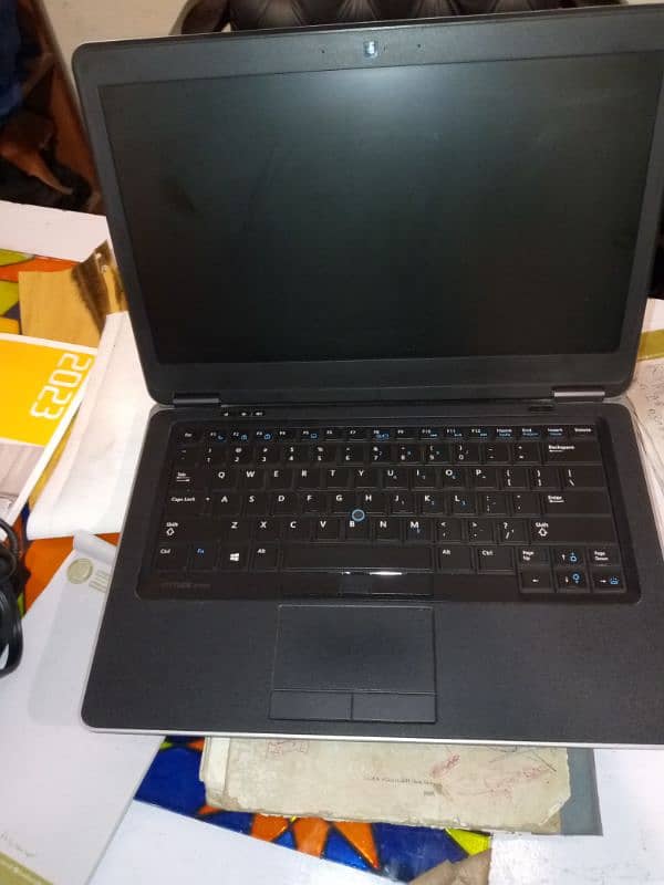 Dell laptop   I core 7 model 7440 5