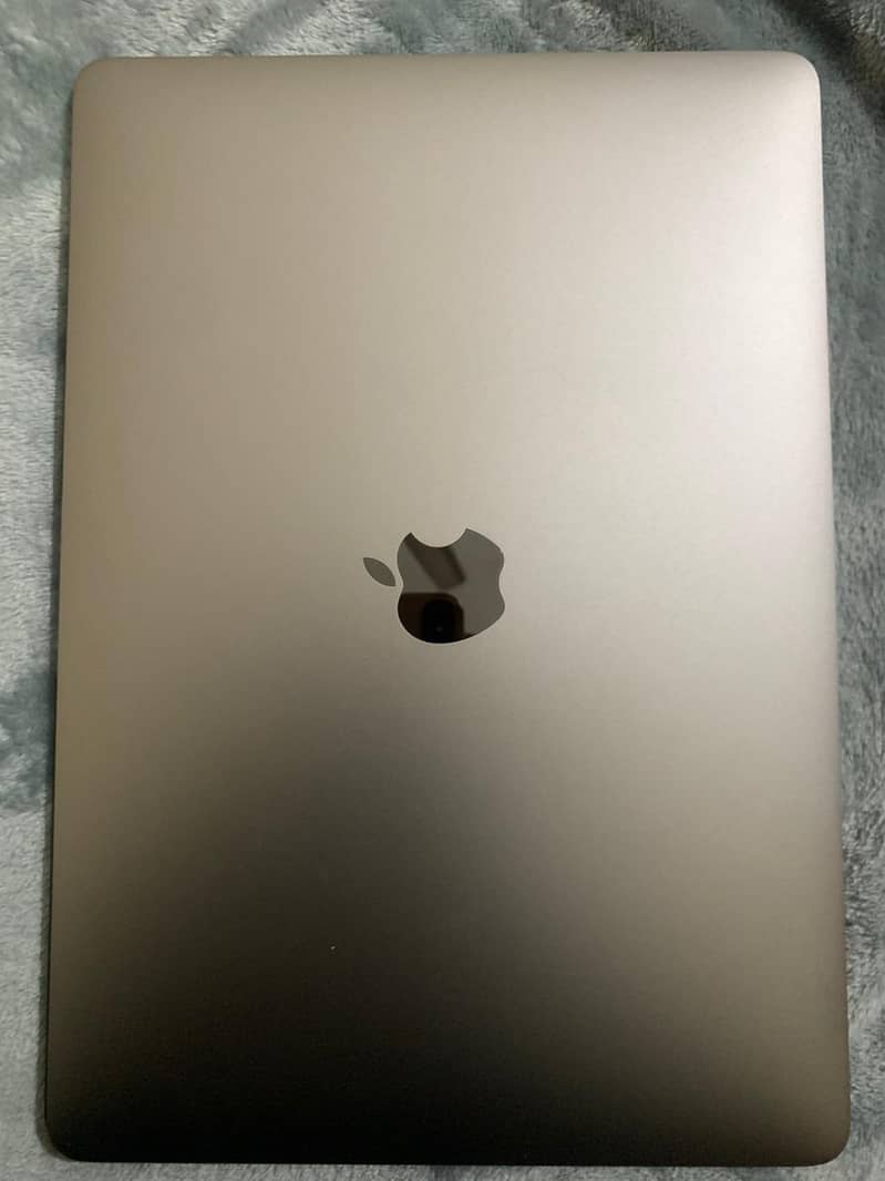 MacBook Air Retina 13-inch, 2018 - Like New Condition 2