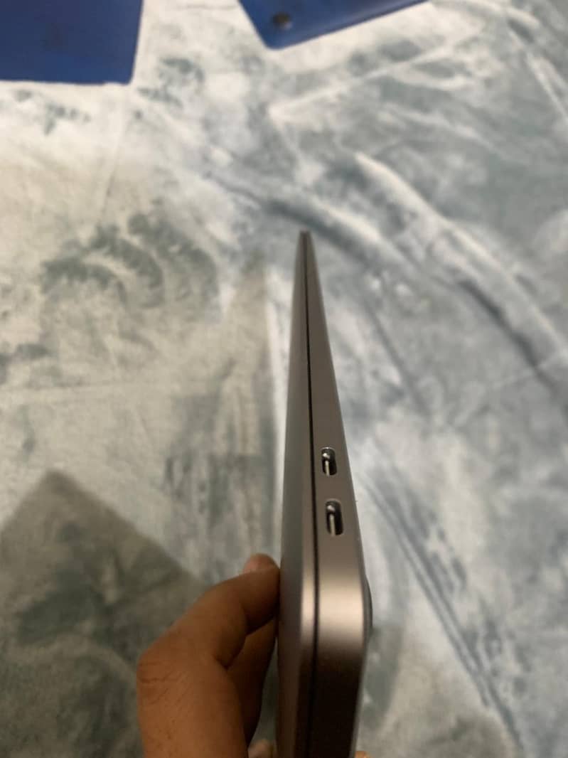 MacBook Air Retina 13-inch, 2018 - Like New Condition 6