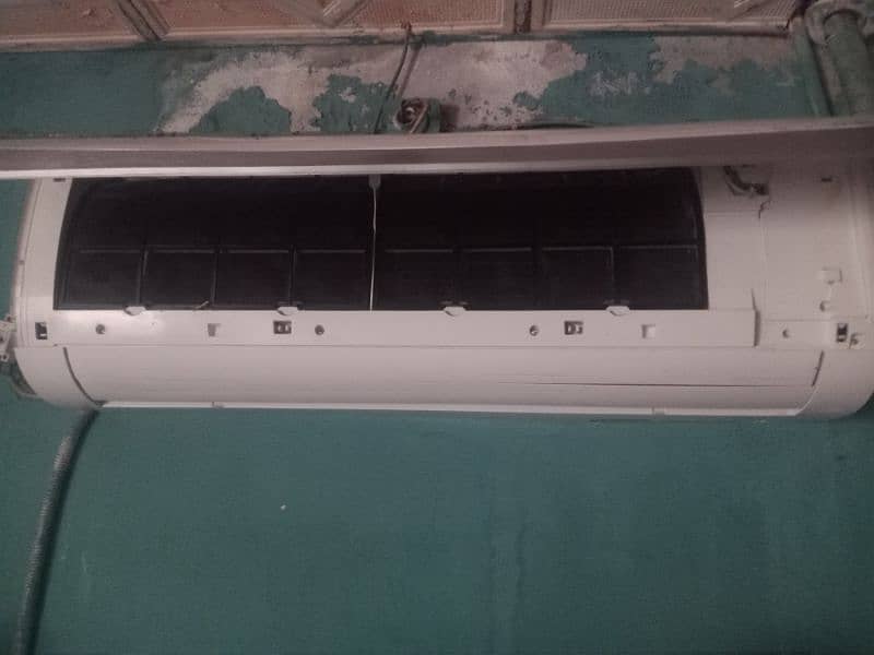 Haier DC Inverter 1.5 ton like as new Condition 1