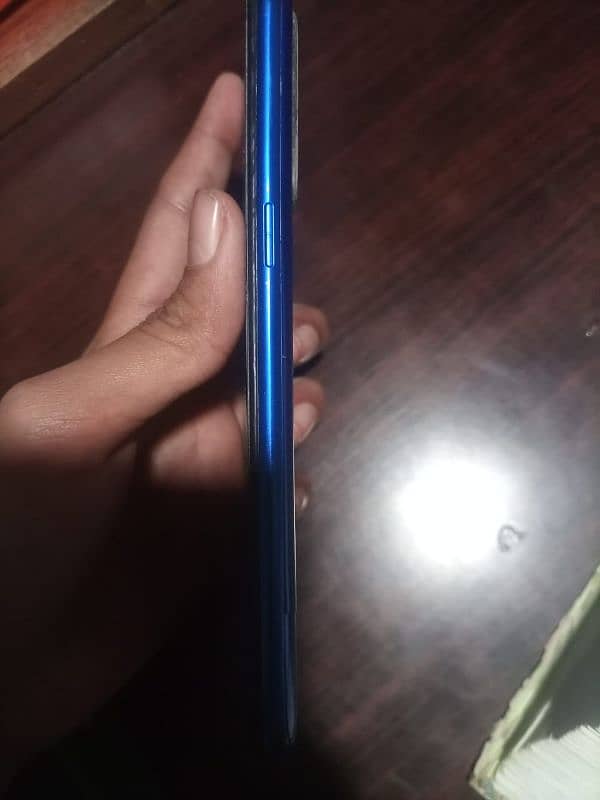 realme 5 4/64 with box 2