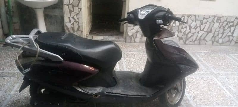 United Scooty 3