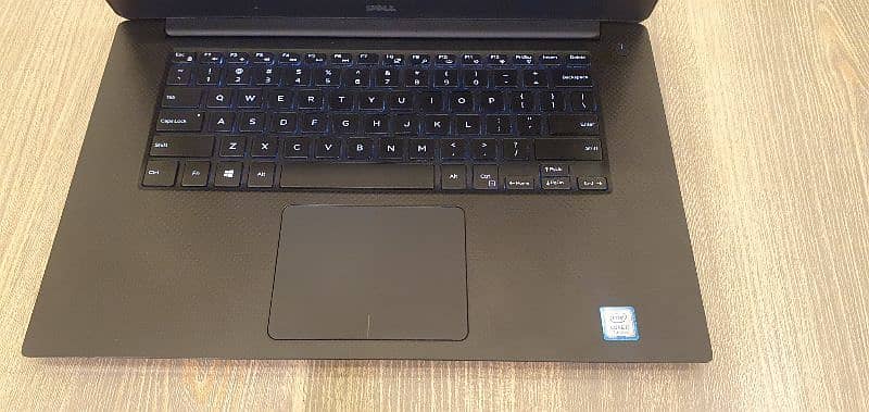 Dell Precision 5520 1