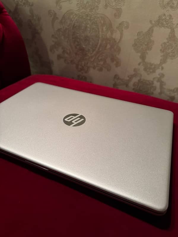 HP Laptop 15T-DY100 - INTEL CORE I7 10TH GEN - ALMOST BRAND NEW 3