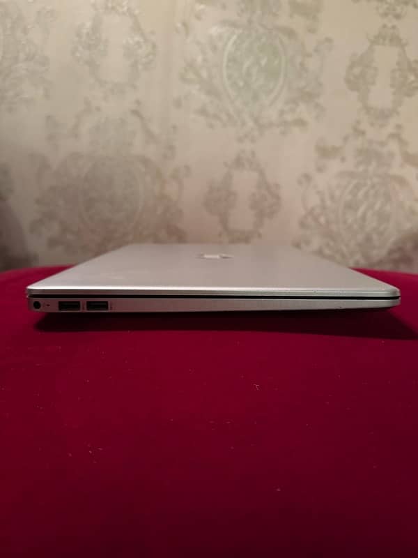 HP Laptop 15T-DY100 - INTEL CORE I7 10TH GEN - ALMOST BRAND NEW 5