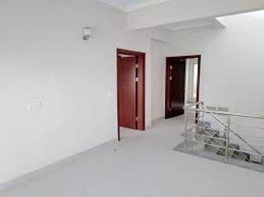 Iqbal Villas 152 Sq Yd Close To Entrance Of BTK 3Bed One Unit Villas FOR SALE 9