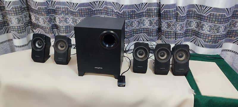 Creative Woofer 5.1 Surround System with Sound Card 0