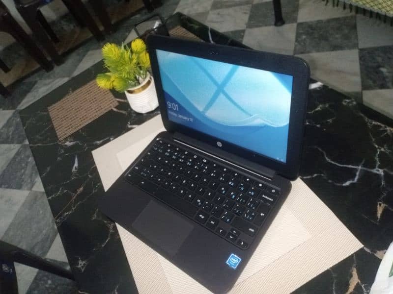 Laptop hp chrome book with charger 2